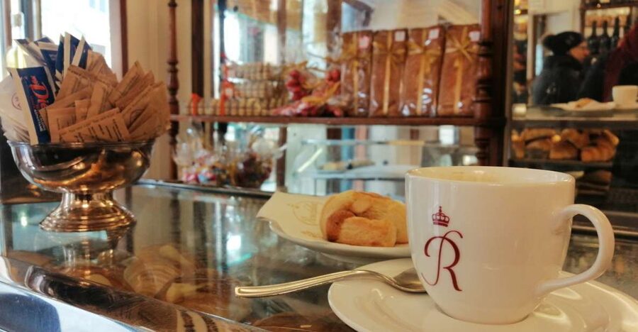 Venice: Traditional Cafés and Pastry Shops Walking Tour - Key points at a glance