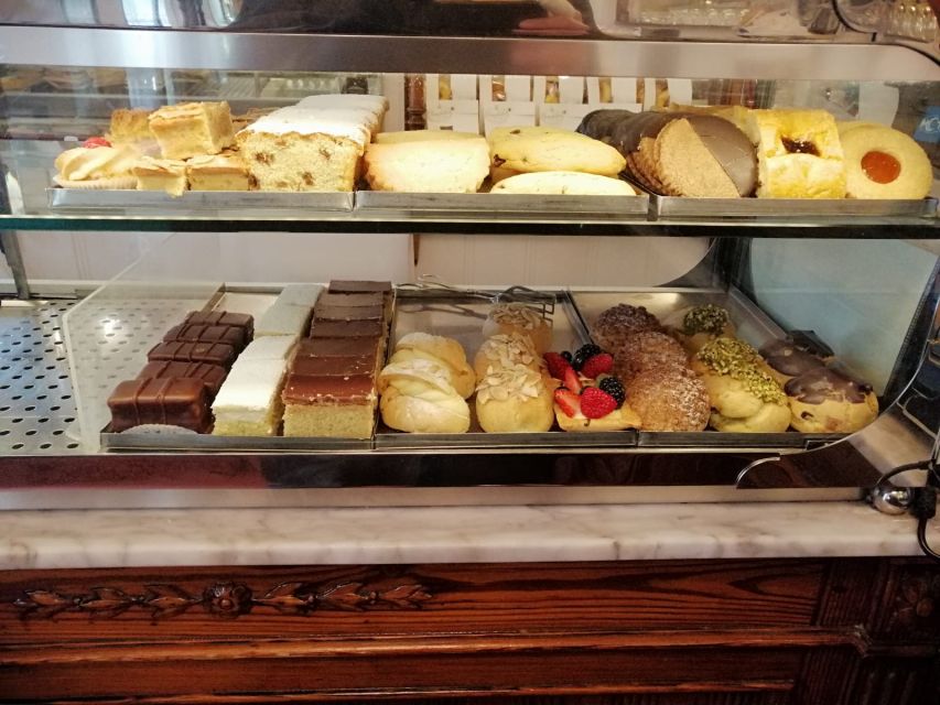 Venice: Traditional Cafés and Pastry Shops Walking Tour - A sweet way to get your bearings in Venice