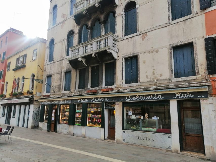 Venice: Traditional Cafés and Pastry Shops Walking Tour - Bakeries, pastry shops and old café interiors