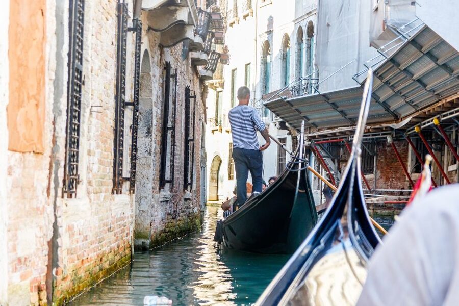 Venice: Traditional Shared Gondola Ride - Reaching the Grand Canal and Santa Maria della Salute
