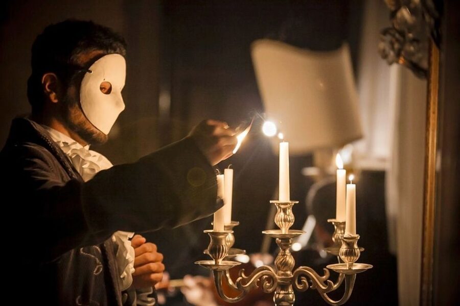 Venice: Traveling Opera in a Historic Palace on Grand Canal - Act one: close enough to see every expression