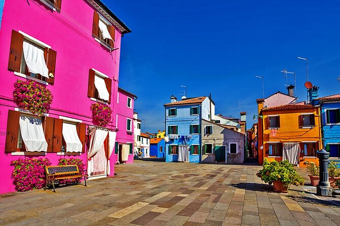 Venice Trilogy: Murano, Burano & Torcello by Lagoon Boat - Guides, languages, and how much you will learn