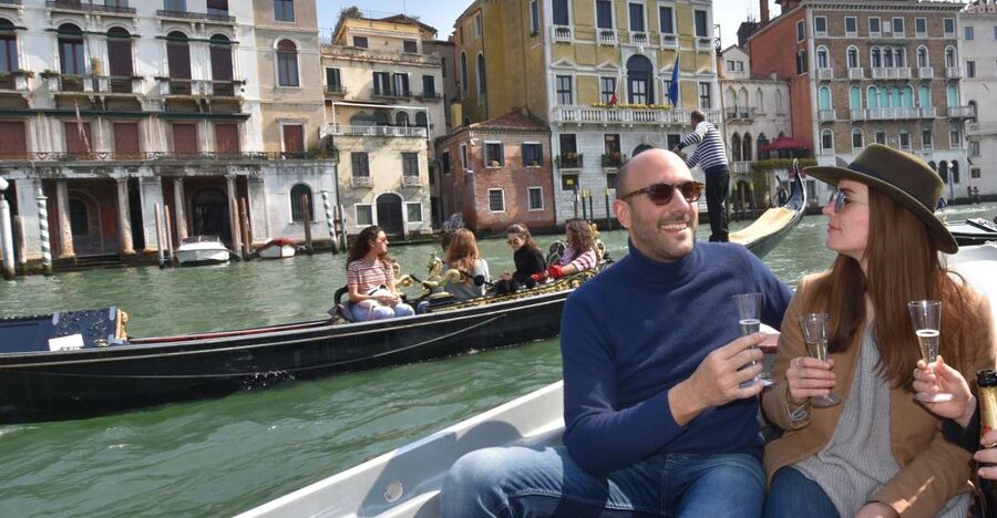 Venice: Venetian Aperitif on the Lagoon - Giudecca and Molino Stucky: Venice from the south