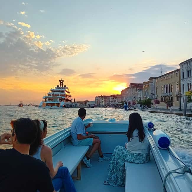 Venice: Venetian Aperitif on the Lagoon - Squero di San Trovaso and Punta della Dogana