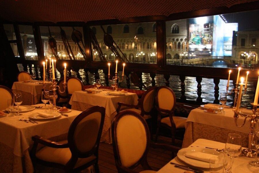 Venice: Venetian Lagoon Tour and Galleon Dinner - Leaving Venice for the northern lagoon