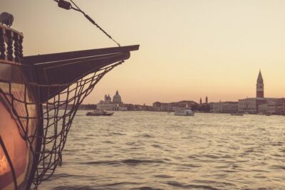 Venetian Lagoon Tour and Galleon Dinner