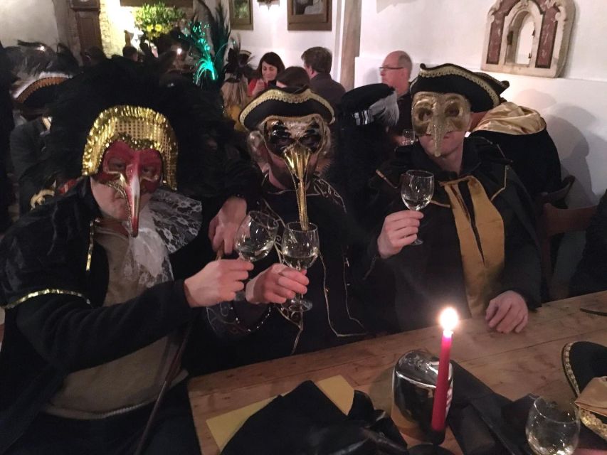 Venice: Venetian Style Carnival Pub Crawl - What you drink at the first two stops