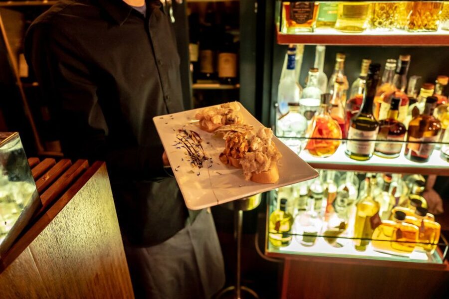 Venice: Venetian Style Carnival Pub Crawl - How the $93 price measures up