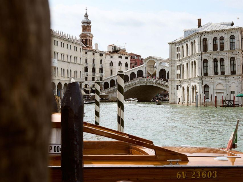 Venice: Vip Semi-Private Walking Tour with Gondola Ride - Key points at a glance