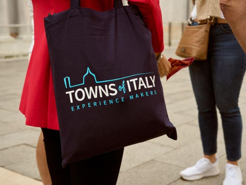 Venice: Vip Semi-Private Walking Tour with Gondola Ride - Rialto and the city’s working side