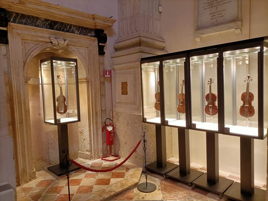 Venice: Vivaldi Baroque Concert Ticket and Free Music Museum - San Vidal Church near Accademia Bridge