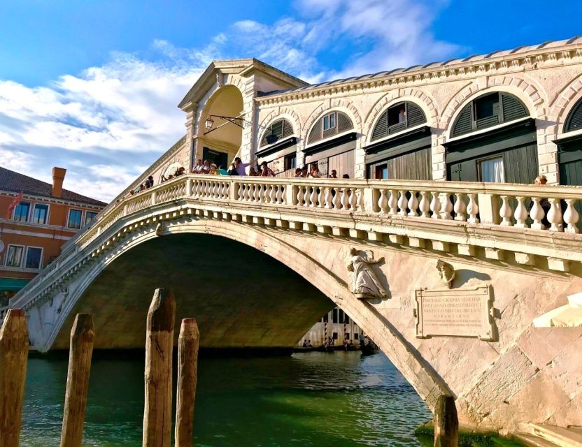 Venice Walking Tour and Gondola Ride Combo - The Mercerie and the route toward Rialto