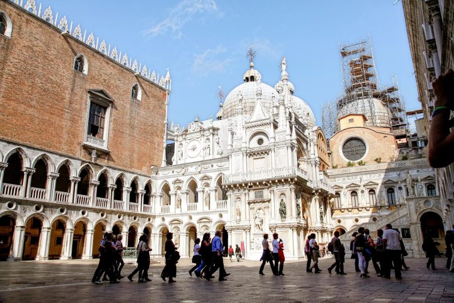 Venice: Walking tour, Doge Palace, & St. Mark's Basilica - St. Mark’s Basilica and its golden interior