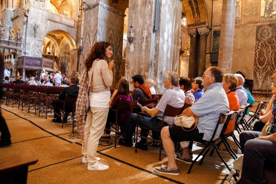 Venice: Walking tour, Doge Palace, & St. Mark's Basilica - Walking the Mercerie shopping streets
