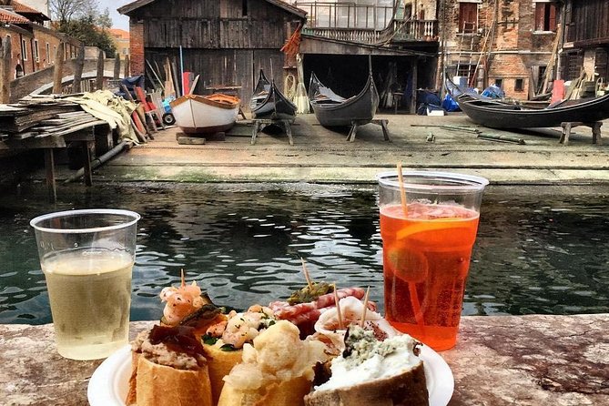 Venice Walking Tour: Eat and Drink - Three bacari, three chances to taste Venetian snack culture
