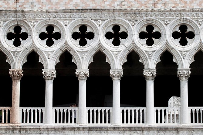Venice Walking Tour plus Skip the Lines Doge's Palace and St Mark's Basilica Tours - Rain, high water, and what to wear