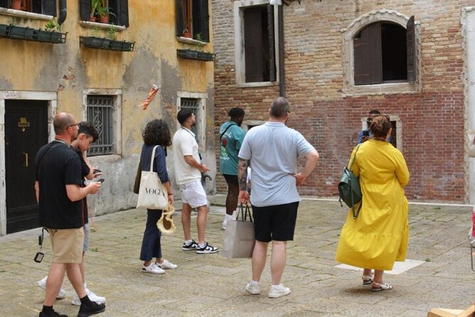 Venice Walking Tour with Gondola Ride Experience - The gondola ride, limited to 30 minutes