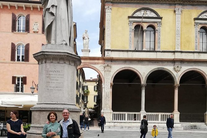 Verona City Sightseeing Walking Tour of Must-See Sites with Local Guide - What the guides add to the experience