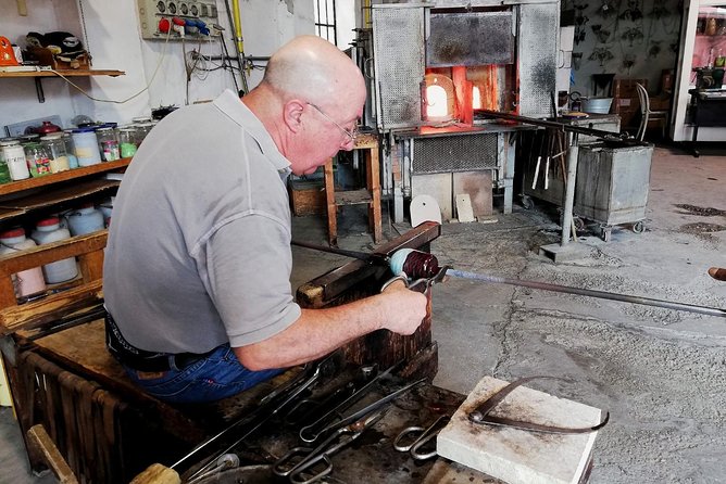 Vetreria Guarnieri Murano experience - Why this short Murano visit matters