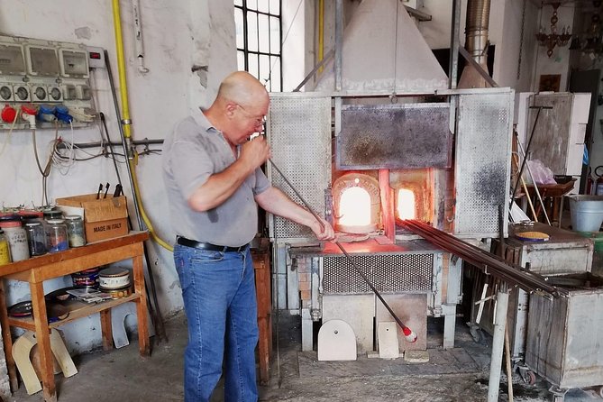 Vetreria Guarnieri Murano experience - Choosing the demonstration at Guarnieri Vetreria Artistica