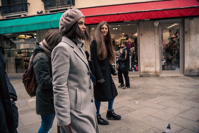 Walking in Venice Off-the-beaten Track - The Grand Canal and time for photographs