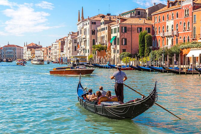 Walking Tour and Enchanting Gondola Journey in Venice - Reaching the Rialto Bridge