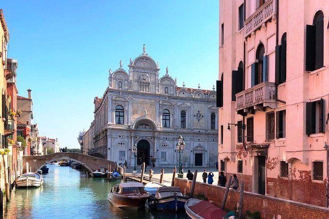 Walking Tour of Venice from St. Mark's Square to Rialto - Timing, group size, and the risk of missing the start