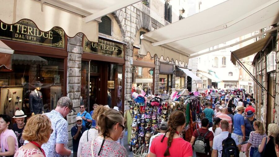 Walking Tour to Uncover the Hidden Venice - Who should take this walk?