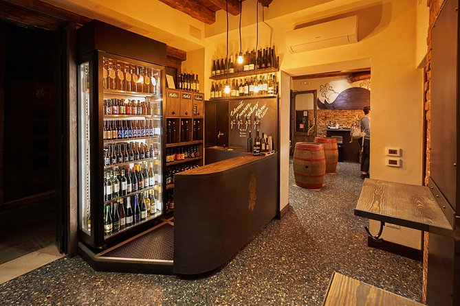 Your Evening in Venice: Aperitif & Lifestyle - The guide’s style and language matter